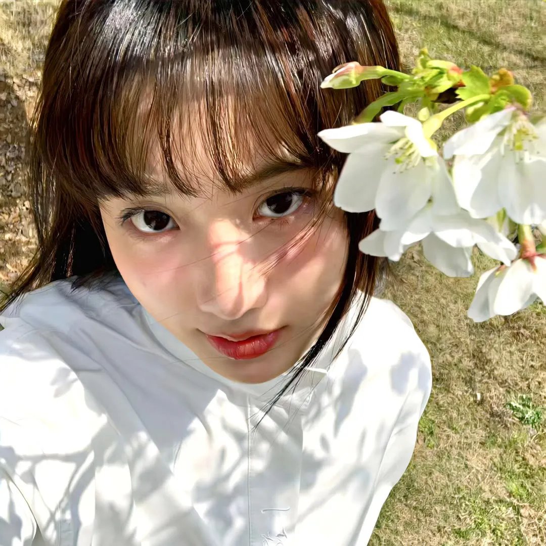 踉跄的女孩
